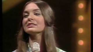 Crystal Gayle - Wrong Road Again