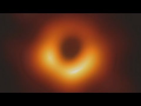 TOR ZUR HÖLLE: Menschheit sieht erstes Bild von Schwarzem Loch