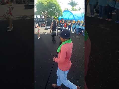 Fey tyaz & erie suzan  show di pomala BENTO