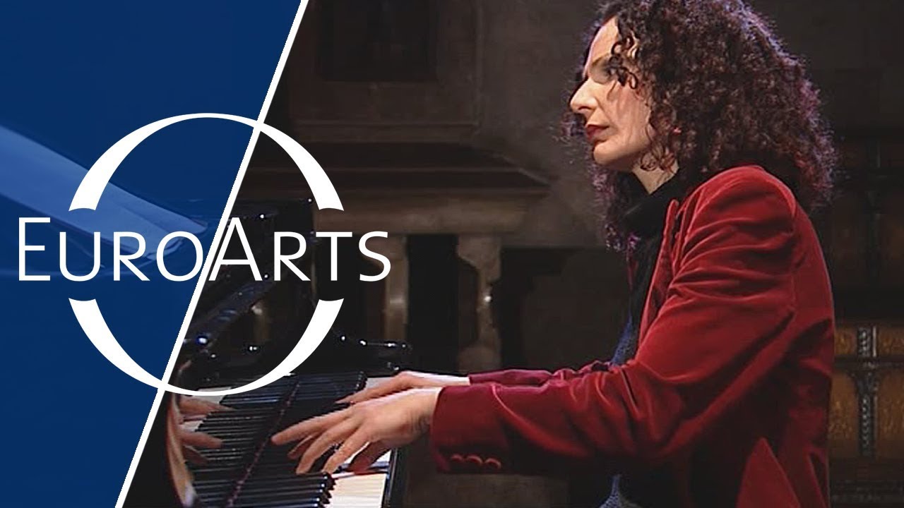 Joanna McGregor: Bach - Prelude & Fugue No. 24 in B minor BWV 869 | WTC Book I