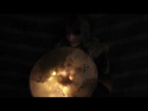 Kerianseray- Little fuglen sette seg på kyrkjetopp