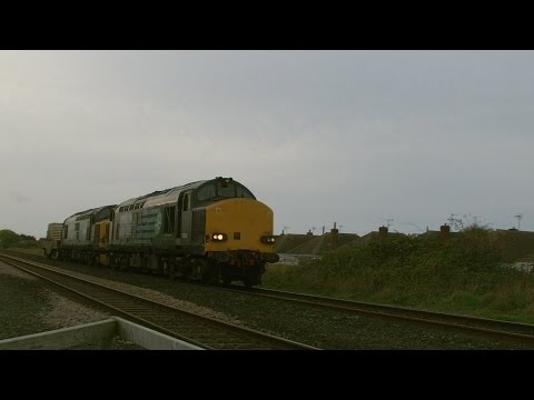 Prestatyn 29.10.2015 - DRS 37612 and 37602 on the Valley flasks - class 37