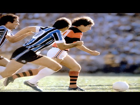 Zico decide com assistência contra o Grêmio na decisao do Brasileiro (1982)
