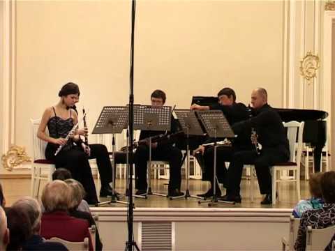 Malcolm Arnold. Three Shanties.