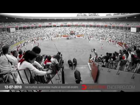 July 12 2010 encierro with Victoriano del Río bulls in Pamplona