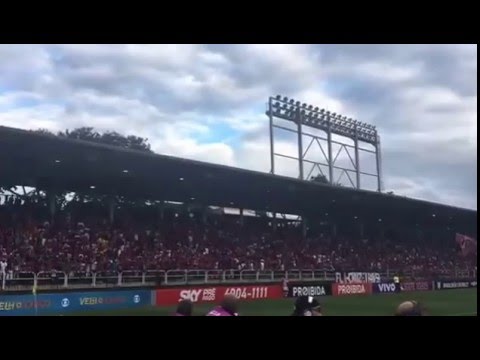 A maior torcida do mundo faz a diferença no estadio Raulino de Oliveira