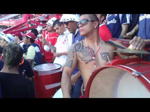 "Vamo vamo vamo Independiente... vs Rosario Central" Barra: La Barra del Rojo • Club: Independiente