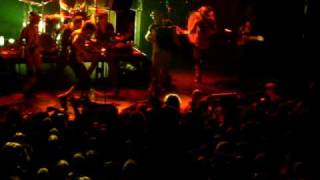 Gogol Bordello - When the trickster starts A-poking (Bataclan 16/12/08)