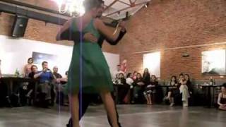 Néstor Azorín & Jesica Arfenoni en Loca - Milonga Criolla - Francisco Canaro