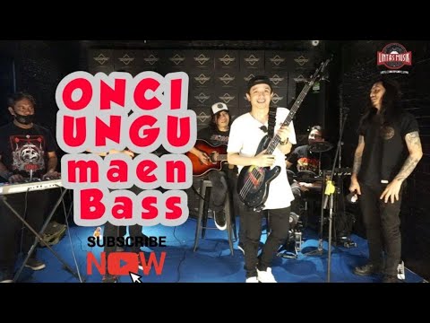 Oncy gitaris UNGU maen Bass, Eet Sjahranie maen gitar akustik, Ovy /rif Nyanyi bareng Roy Jeconiah
