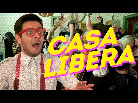 COSA FAI QUANDO HAI CASA LIBERA - PARODIA - iPantellas