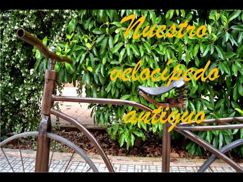 Velocípedo antiguo sin cadena
