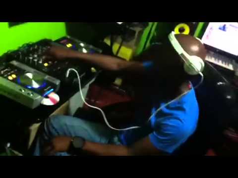 DJ Fresca at SUMUSIC STUDIO