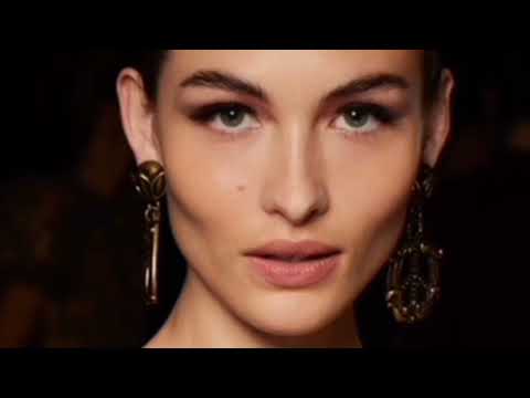 Grace Elizabeth Moschino FW 2022 2023 Milan Fashion Week