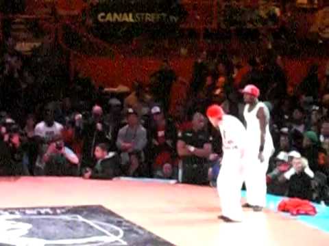 Juste Debout 2010 Locking Final - Bing Bing & Aya from China won