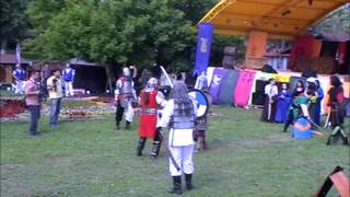 preview picture of video 'Ordinul Cavalerilor de Hunedoara , Vajdahunyadi lovagok, Vajdahunyad bemutató 2012.06.08'