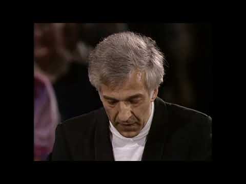 Vladimir Ashkenazy - Mozart: Piano Concerto No.12, K.414 (Royal Philharmonic Orchestra)