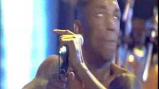 TRICKY. Lyrics of Fury. (live 2008 canal+)