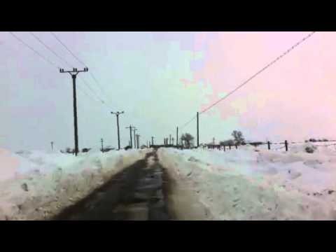 Satenii din Baba Ana cara zapada cu carutele