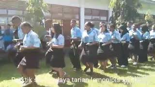 preview picture of video 'Tarian lemon lipis bonggo   Dimainkan oleh Siswa kls XII IPA2  SMA N2 SARMI '