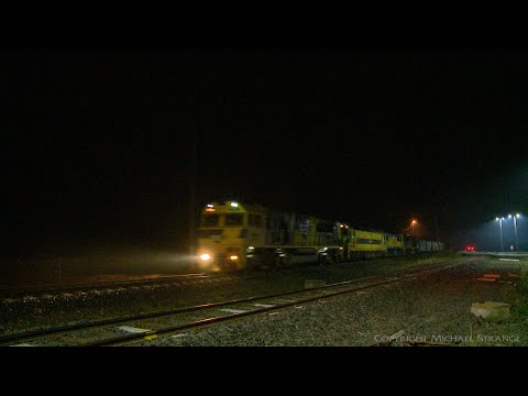 1CK2 SSR Grain Train At Night - PoathTV Australian Trains & Railways