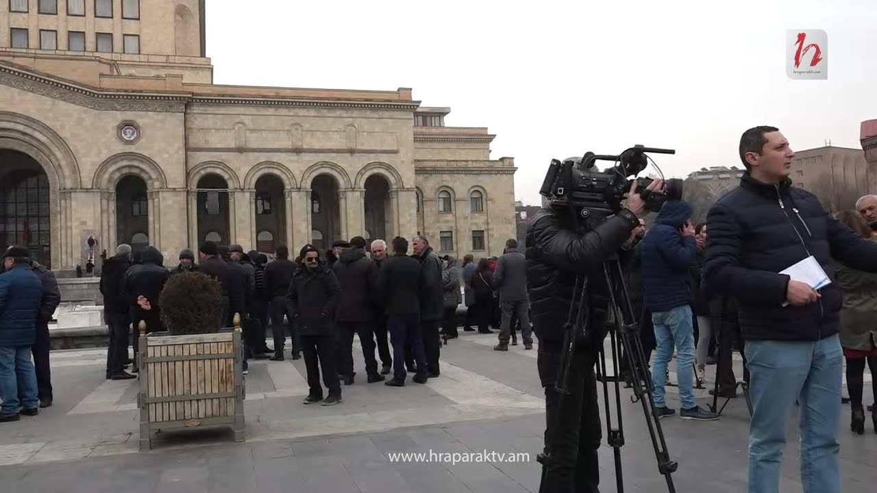 Արցախից տեղահանվածների բողոքի ակցիան. Ուղիղ