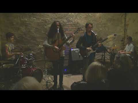 Dogs in the park - The door to happiness (live)