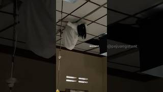 Download lagu SHOOTING FILM SOROP ADEGAN MERAYAP DI PLAFON RUMAH | PEJUANG STUNT #pejuangstunt #stuntindonesia mp3 Download lagu SHOOTING FILM SOROP ADEGAN MERAYAP DI PLAFON RUMAH | PEJUANG STUNT #pejuangstunt #stuntindonesia mp3