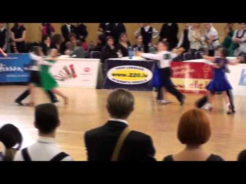 Latvian Standart champioship 2011 Harijs Vīksna - Vendija Belousova 1.8fin viennese waltz.wmv