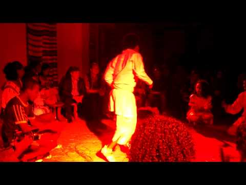 Melaku Belay presents "Enitewawek"  @ Alliance Française, Addis Abeba, Apr.2011. Part 3