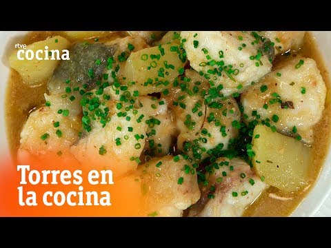 Cómo hacer congrio con patatas - Torres en la Cocina | RTVE Cocina