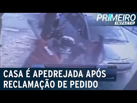 Casa de cliente é apedrejada por donos de restaurante após reclamação | Primeiro Impacto (23/03/22)