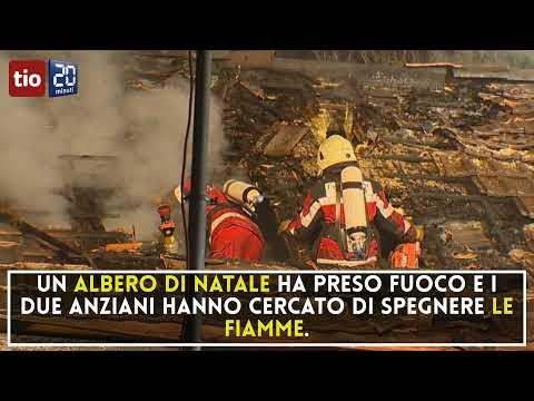 L'albero di Natale prende fuoco e due anziani finiscono in ospedale