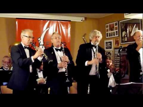 Andor's Jazzband plays 'Creole Love Call'