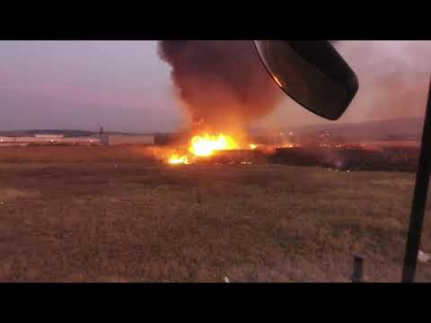 Stuful de lângă Băile Someșeni, cuprins de flăcări