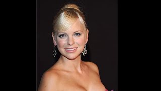 13 Sexy Photos of Anna Faris