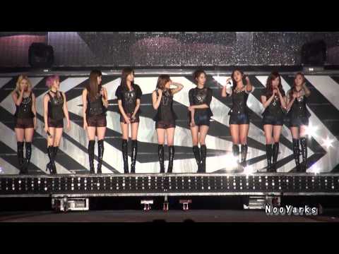 [Fancam] 121125 Girls' Generation (소녀시대) - Introduction+Talk #SMTBKK