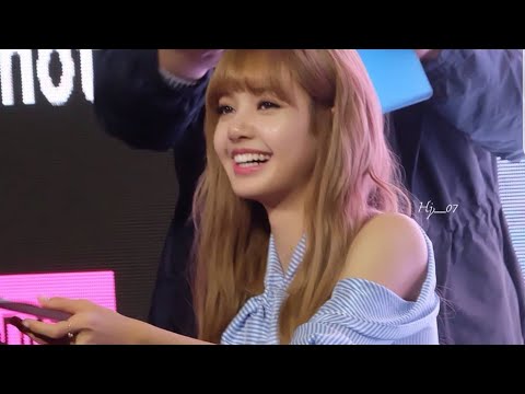 BLACKPINK LISA GREETS THAI BLINKS | FAN SIGNING MOONSHOOTTHXLISA IN BANGKOK 180811
