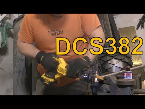 Аккумуляторная сабельная пила DeWALT DCS382N без АКБ и ЗУ