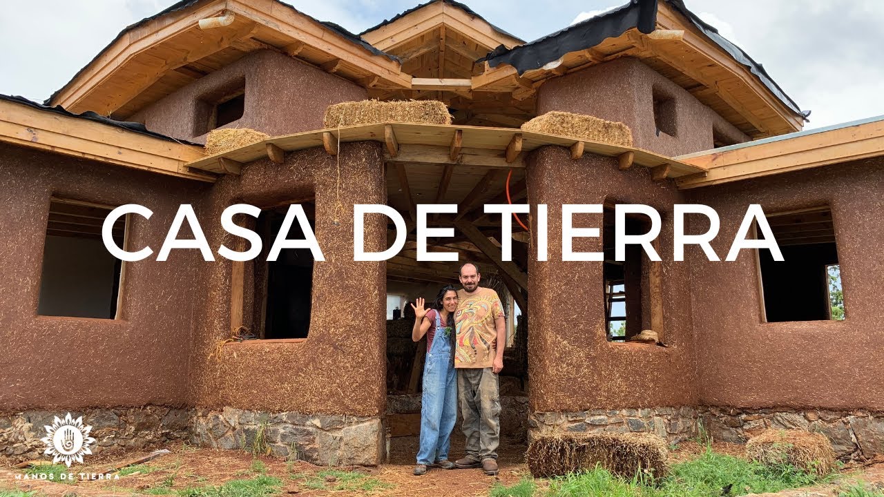 Preciosa Casa De TIERRA Y MADERA Hecha Con Sus Propias Manos/casas ecológicas