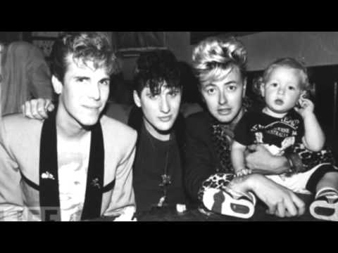 STRAY CATS - Crazy Little Thing Called Love