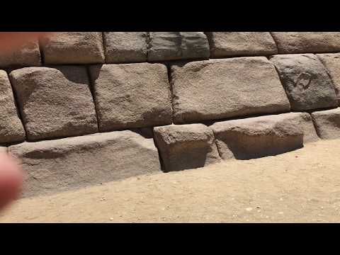 evidence of conection with peru bluiders for pillowed blocks at menkaure piramid, giza, egypt