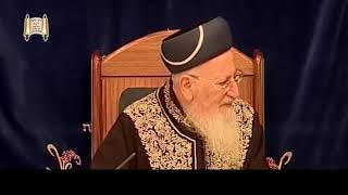 רבי חיים כפוסי בעל הנס - מרן הרב מרדכי אליהו (הרב מרדכי אליהו זצ"ל) - התמונה מוצגת ישירות מתוך אתר האינטרנט יוטיוב. זכויות היוצרים בתמונה שייכות ליוצרה. קישור קרדיט למקור התוכן נמצא בתוך דף הסרטון