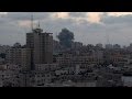 Израильские ВВС разрушили 12-этажный дом в секторе Газа 