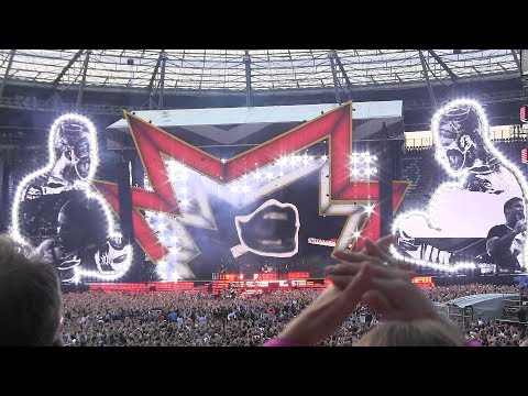 Robbie Williams - Opening of The Heavy Entertainment Show - Live in Hannover, Germany 11/07/2017