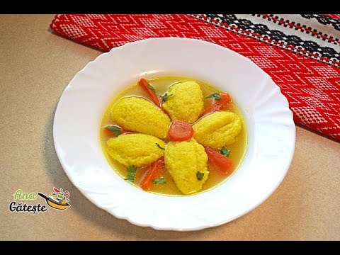 The easiest recipe for fluffy dumplings: for 1 egg add 3 tablespoons of semolina and salt