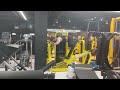 Kneeling shoulder press machine