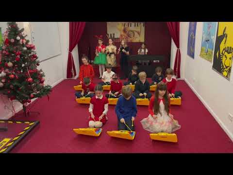 Clasa a 3 a A de la Liceul International IOANID, percuție, Magia colindelor 2022