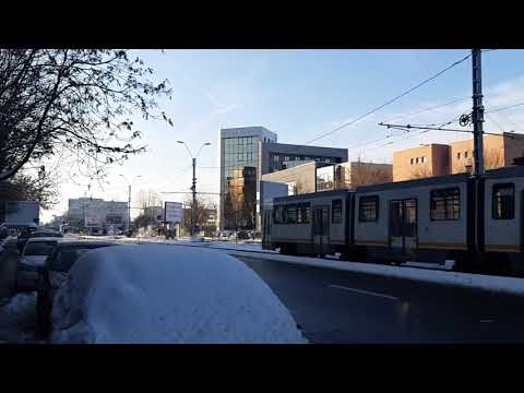 Tramvaiele V3A-93M-Faur 208 (Defect) si Tatra T4R 3356 (linia 35) pe Bd. Timisoara