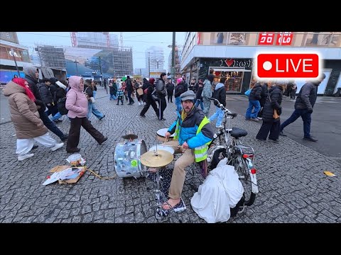 Alexanderplatz: Zwischen Polizei und Berliner Alltag